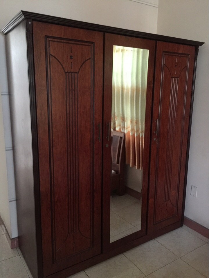 THANH LÝ TỦ ÁO 3 CÁNH 1 KÍNH NÂU CÁNH GIÁN 1M6